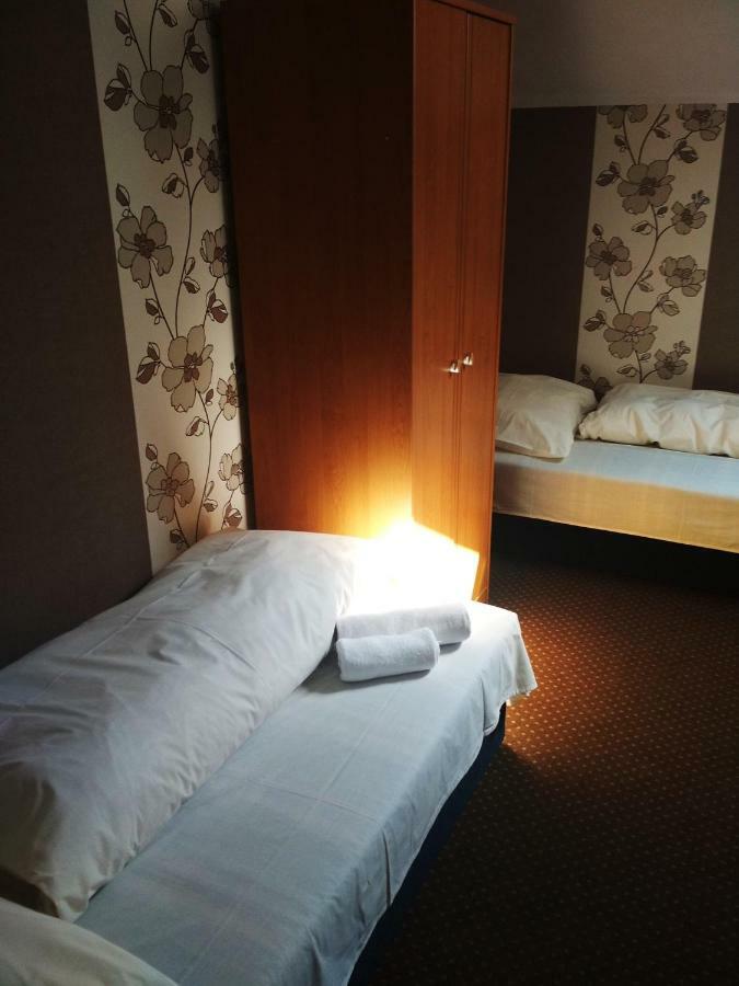 Sawik Dziekanowice Motel Lednogora Екстериор снимка