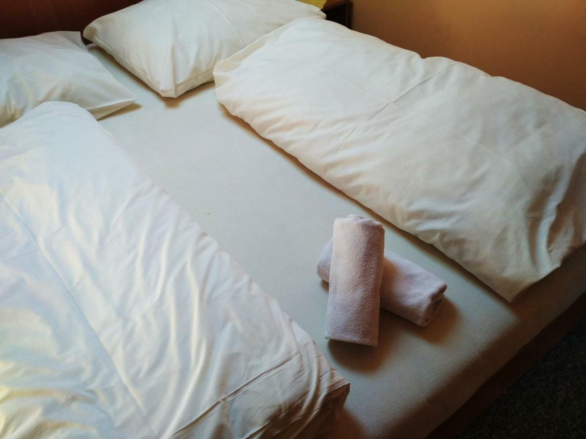 Sawik Dziekanowice Motel Lednogora Екстериор снимка
